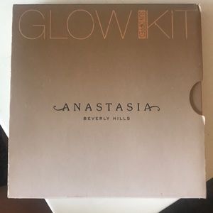 Anastasia Beverly Hills sun dipped glow kit